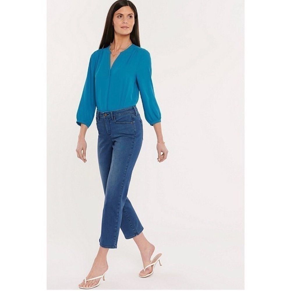 NWT NYDJ Relaxed Straight Piper Capri Crop Jeans - Med Market Medium Wash size 4 - Picture 2 of 13